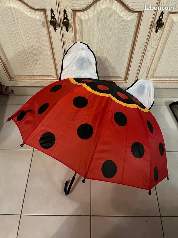 Nos marques – Sauterelles et Coccinelles