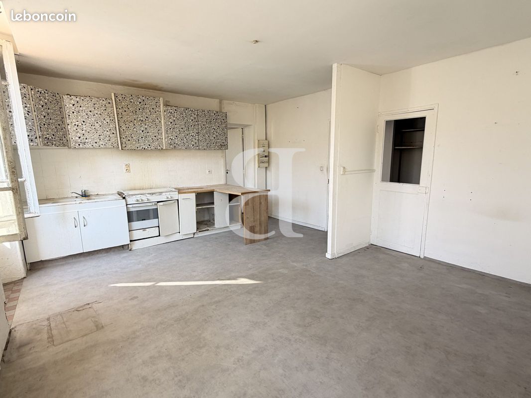 Appartement 4 pièces 83 m² · à Orange · 83 m² · 107 000 €