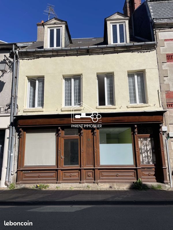Immeuble 10 pièces 259 m² · à Dun-le-Palestel · 259 m² · 213 000 €
