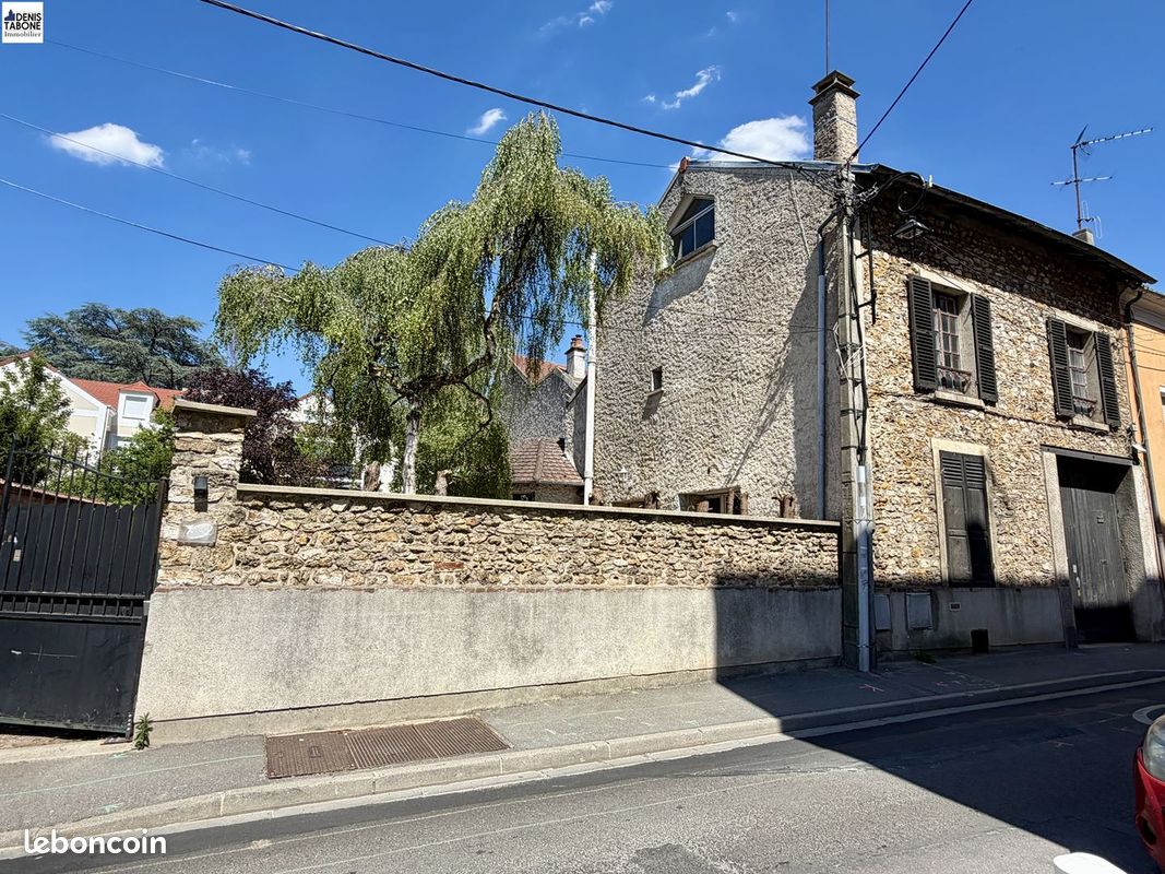 Maison 8 pièces 147 m² · à Saint-Leu-la-Forêt · 147 m² · 320 000 €
