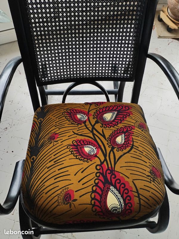 Rocking chair (image 3)