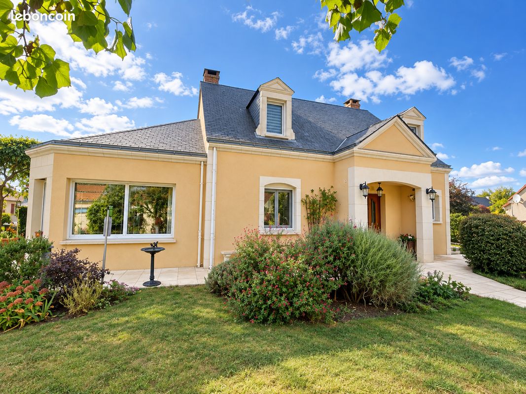 Maison 7 pièces 169 m² · à Écommoy · 169 m² · 355 000 €