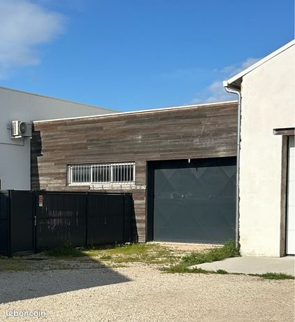 Local / dépôt / hangar