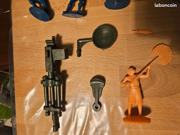 Lot De 8 Figurines Militaires Atlantic échelle 1:32 - Soldats Plastique à Peindre