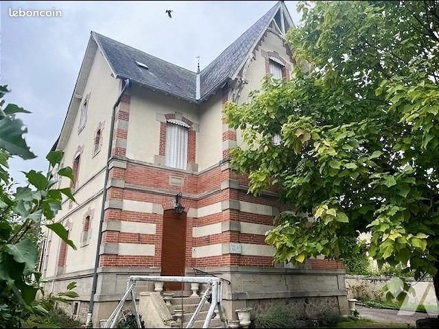 Maison 10 pièces 277 m² · à Bourbon-l'Archambault · 277 m² · 179 350 €
