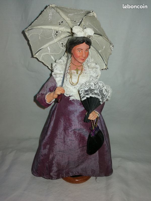 Santon d'art habillé - Arlésienne en violet (image 1)