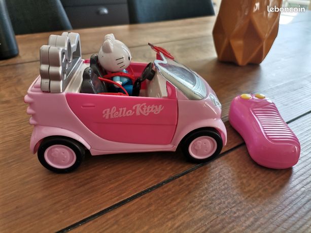 hello kitty voiture telecommandee
