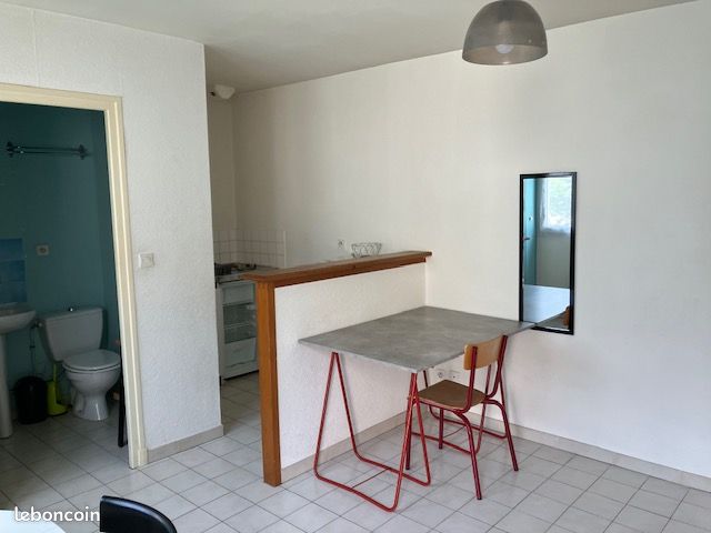 Appartement 1 pièce 22 m² · à Montluçon · 22 m² · 300 €