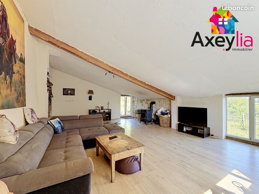 Maison 8 pièces 177 m² · à Sainte-Colombe-sur-Gand · 177 m² · 230 000 €