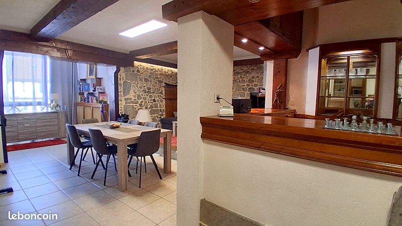 Appartement 4 pièces 107 m² · à La Roche-sur-Foron · 107 m² · 325 000 €