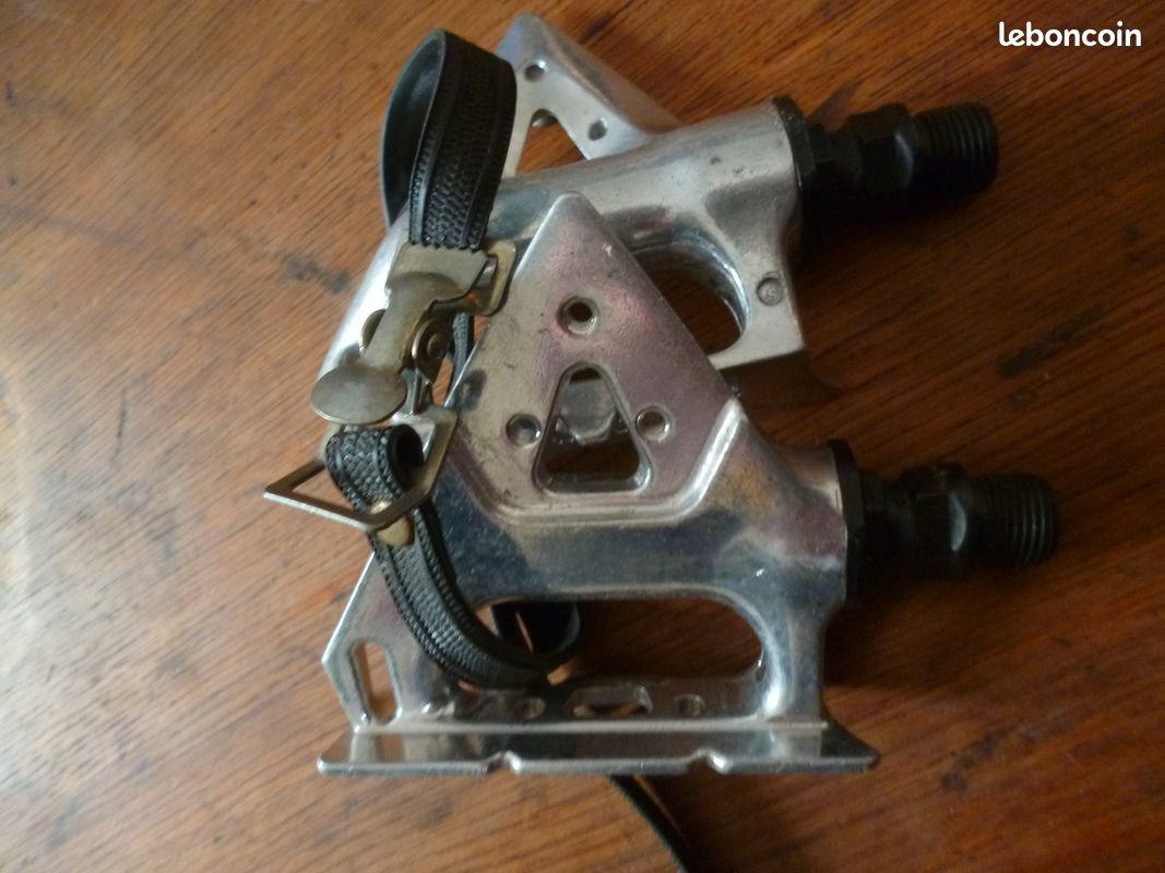 PAIRE DE PÉDALES ANCIENNES POUR VELO COURSE / PAIR PEDALS