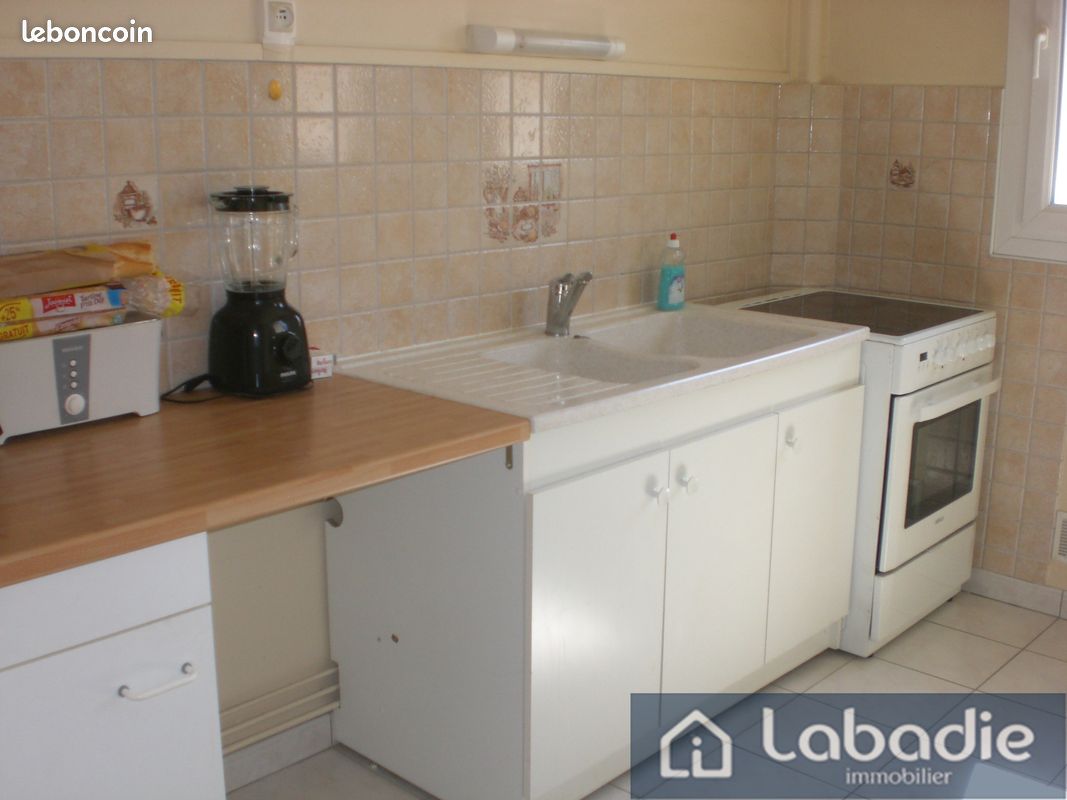 Appartement 3 pièces 67 m² · à Vire Normandie · 67 m² · 445 €/mois