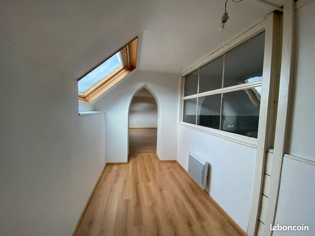Appartement 3 pièces 122 m² · à Besançon · 122 m² · 855 €