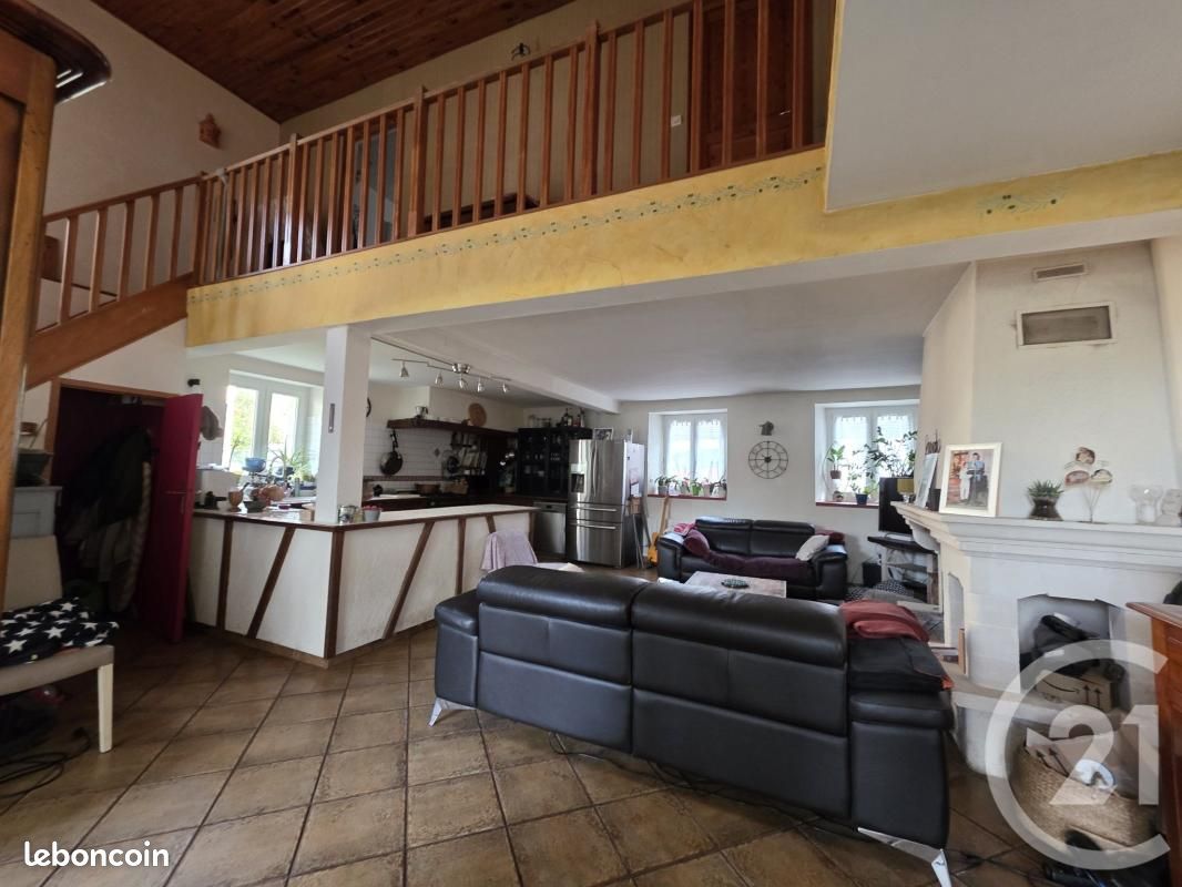 Maison 4 pièces 139 m² · à Étrépilly · 139 m² · 283 000 €