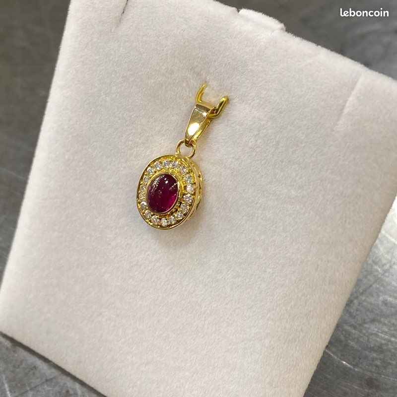 Pendentif ''Maman'' en or jaune 10K avec zircons cubiques. Color: jaune | Doucet Latendresse