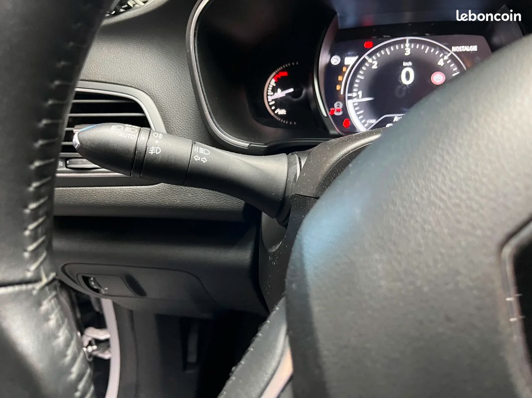 RENAULT MEGANE IV BERLINE Blue dCi 115 EDC - Business INTENS (image 22)