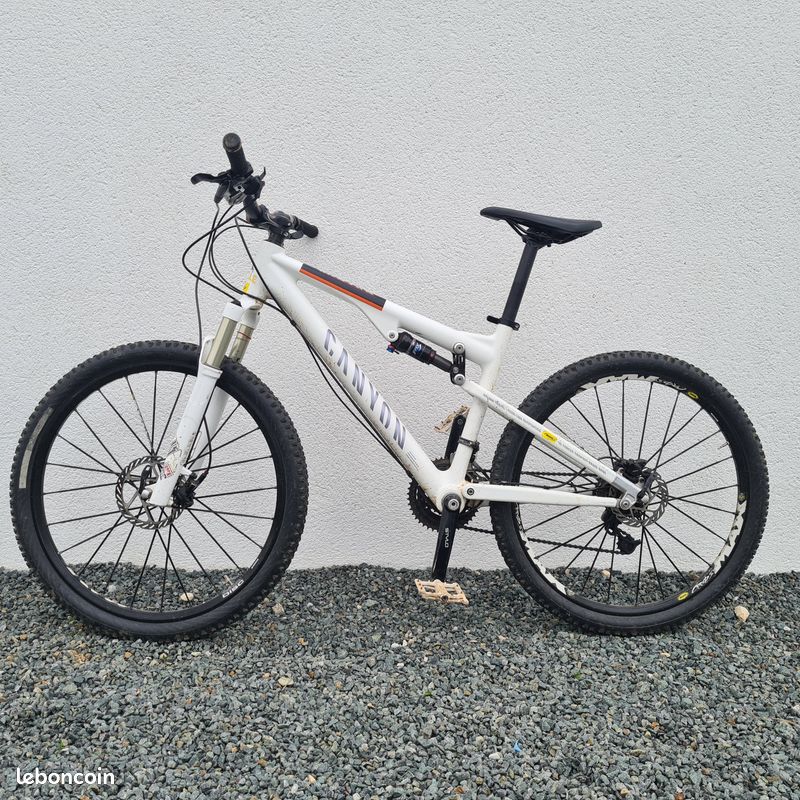 Velo canyon 26 pouces Vélos