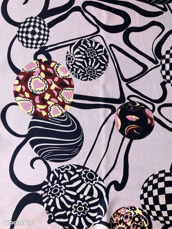 Foulard Christian Lacroix en soie (image 6)
