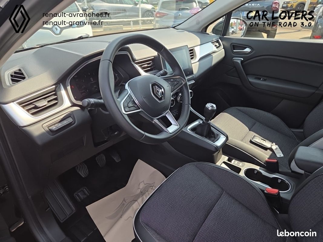 RENAULT Captur TCe 90 Techno (image 16)