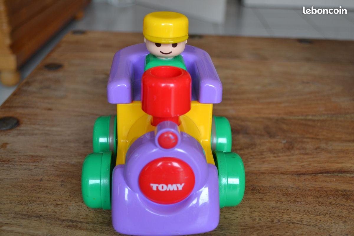 Voiture Tomy (image 1)