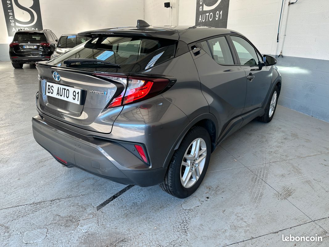 Toyota C-HR 1.8 Hybride 122 Dynamic Ultimate / Sièges chauffants - radar AV et AR / 1ère main / TVA Récupérable / Historique d'entretien Toyota (image 2)