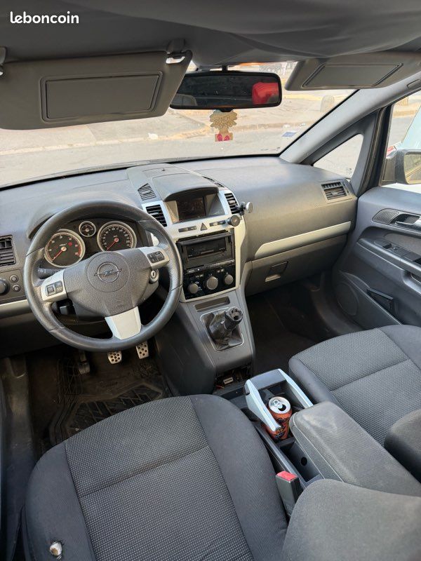 Vend ou échange Opel Zafira b (image 3)