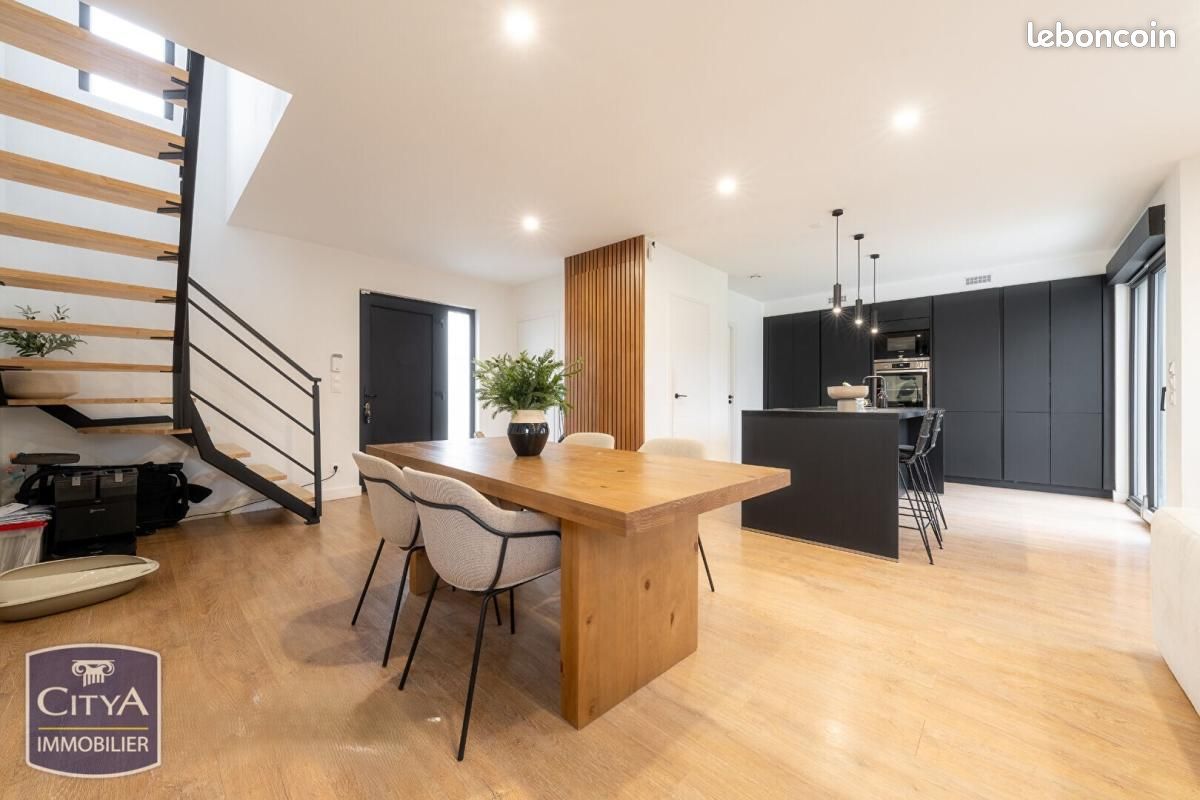 Maison 4 pièces 121 m² · à Beuvry-la-Forêt · 121 m² · 329 000 €