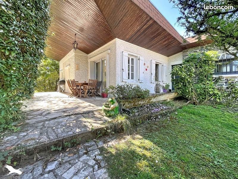 Maison 6 pièces 137 m² · à Ussac · 137 m² · 222 000 €