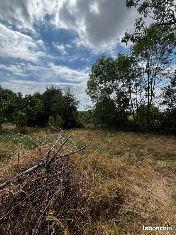 Terrain constructible · à Castéras · 20 000 €