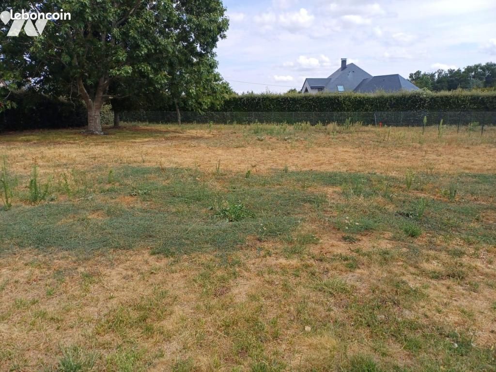 Terrain 1071 m² · à Changé · 1 071 m² · 152 500 €