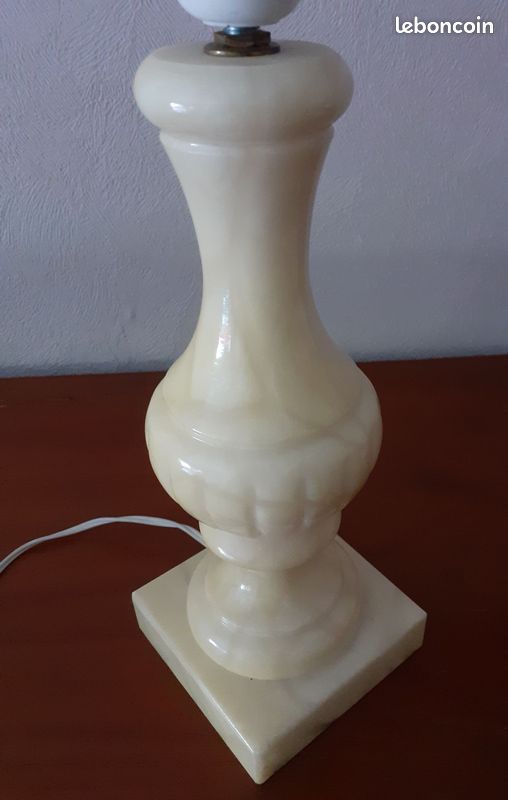 Tres beau pied de lampe en albatre (image 3)