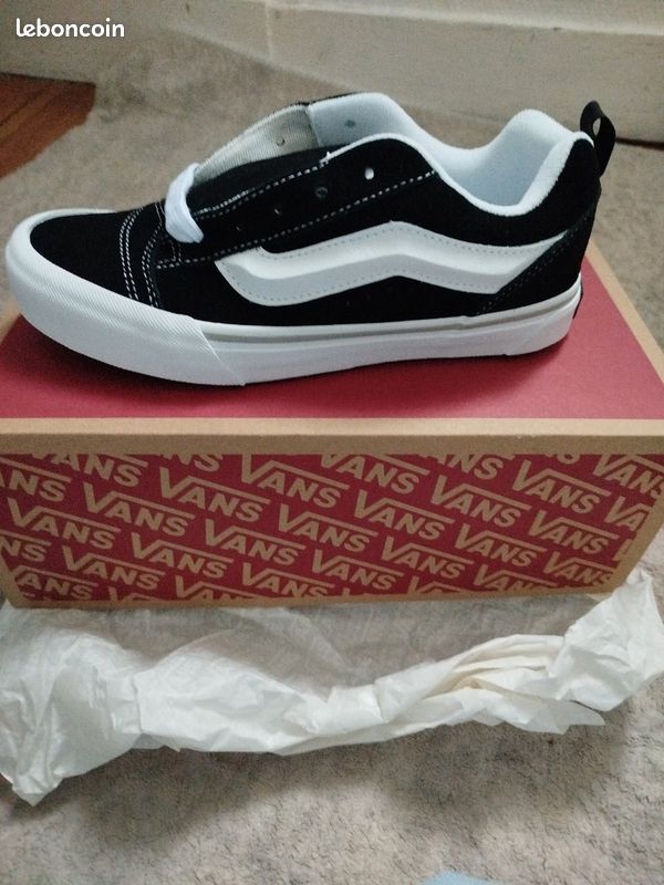 Vans noir et blanche t 36 neuf Chaussures