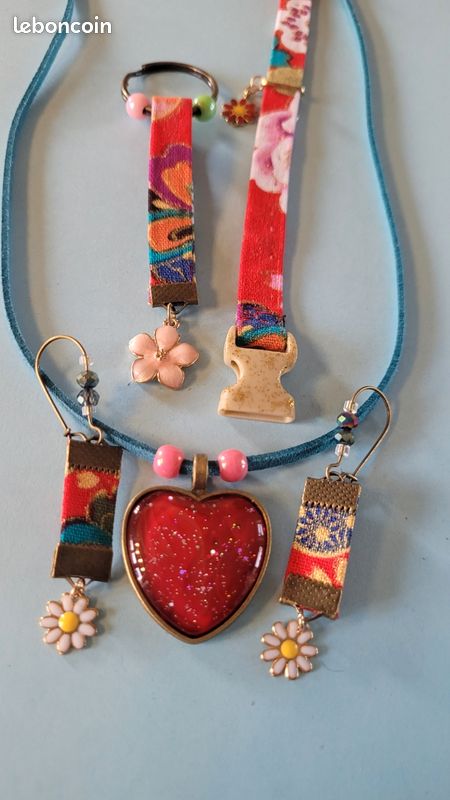 Lot De 7 Bijoux Fantaisie - Bracelets, Collier, Cœurs, Soie - Occasion Bon état