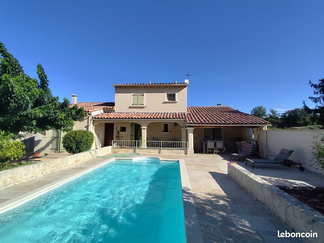 Maison 6 pièces 140 m² · à Piolenc · 140 m² · 359 000 €