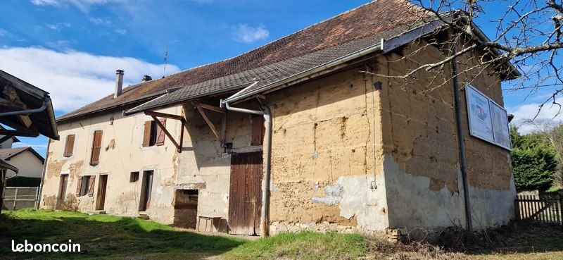 Maison 9 pièces 160 m² · à Vézeronce-Curtin · 160 m² · 182 000 €