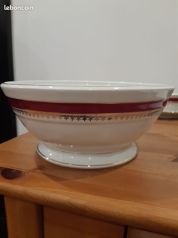 Vintage ancien plat rond creux estampillé "Véritable Porcelaine de Limoges" (image 1)