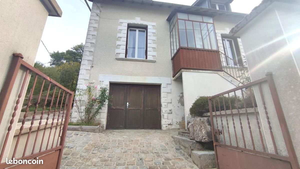 Maison 8 pièces 132 m² · à Ussel · 132 m² · 134 000 €
