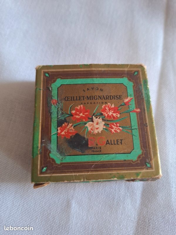 Ancienne boîte savon Roger & Gallet OEILLET-MIGNARDISE