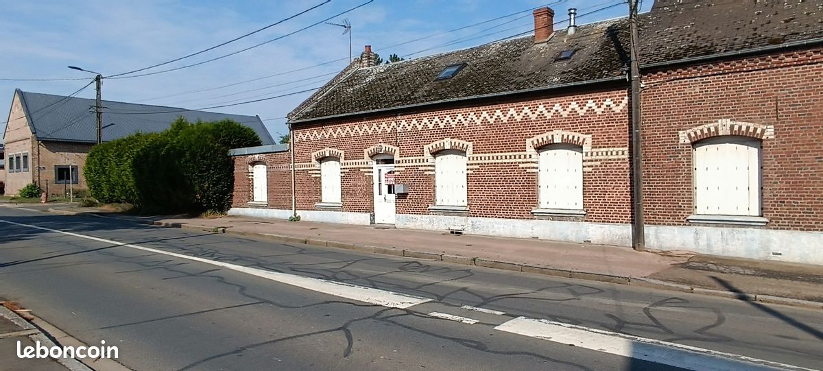 Maison 8 pièces 235 m² · à Lamotte-Warfusée · 235 m² · 122 600 €