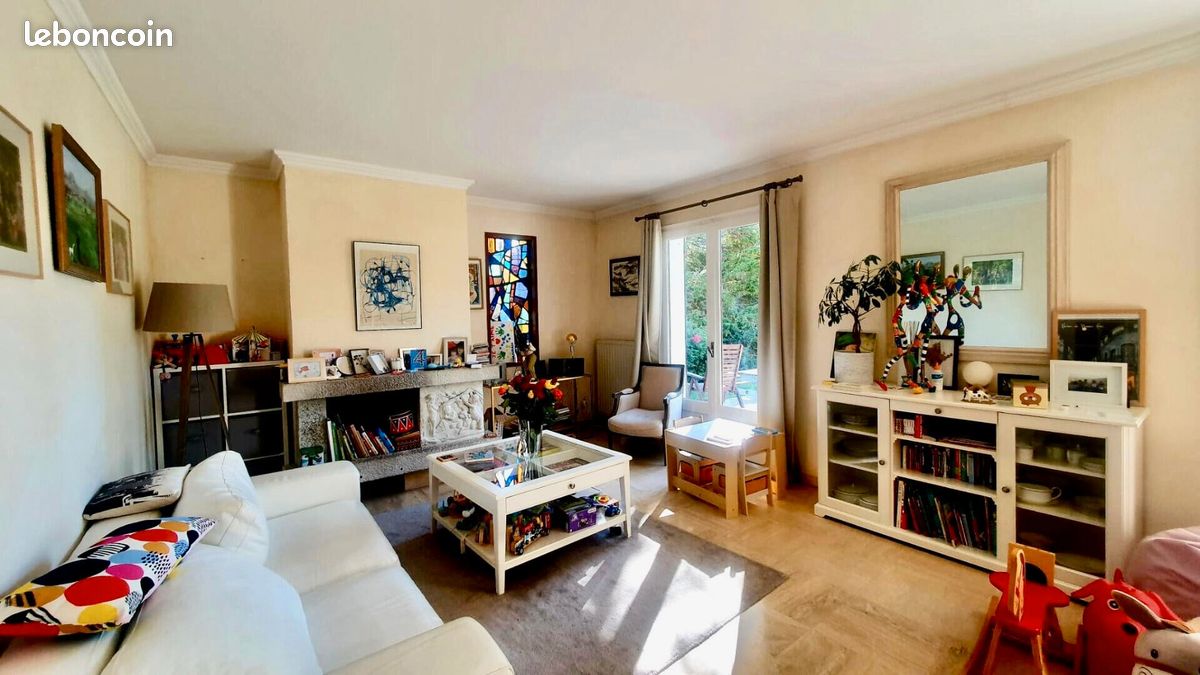 Maison 8 pièces 250 m² · à Roche · 250 m² · 375 000 €