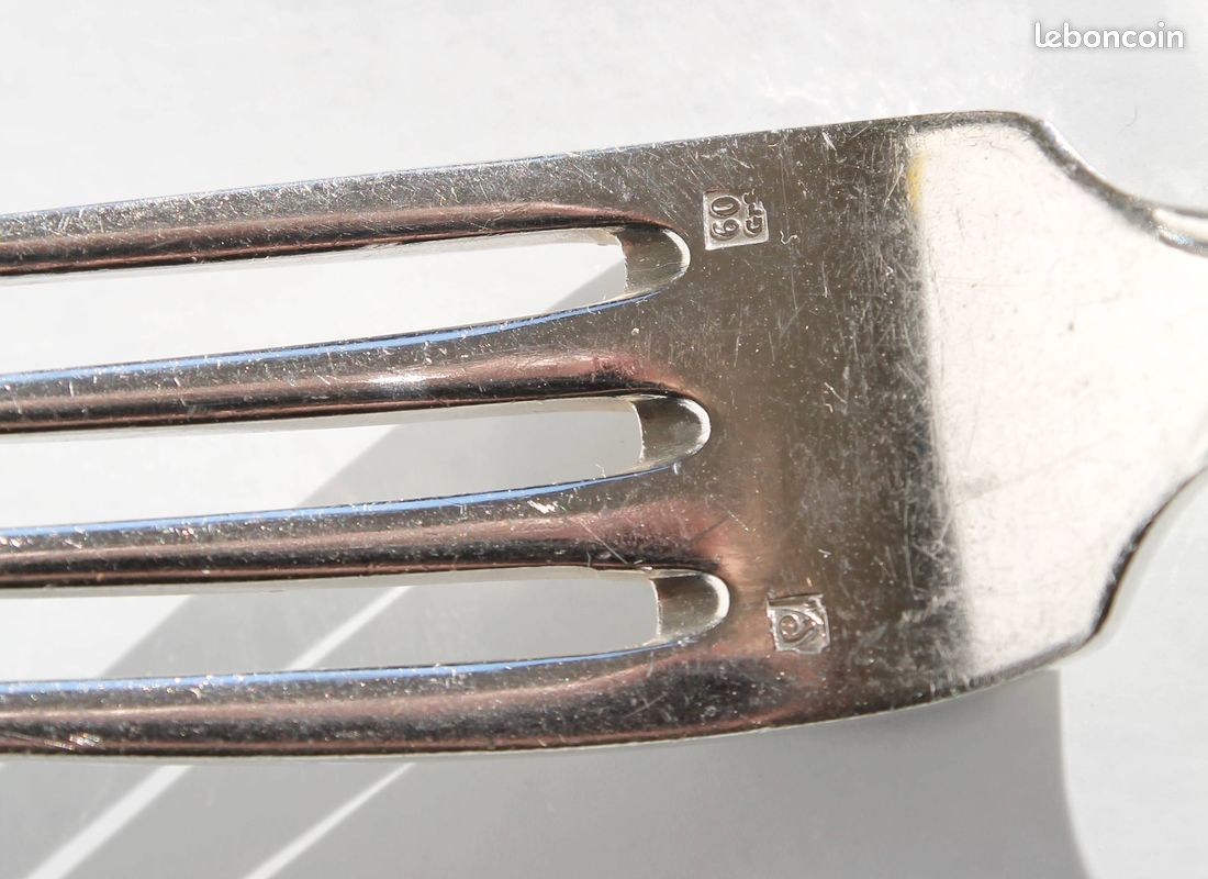 Trois Fourchettes En Métal Poinçonnées – Argenterie Ancienne, Occasion
