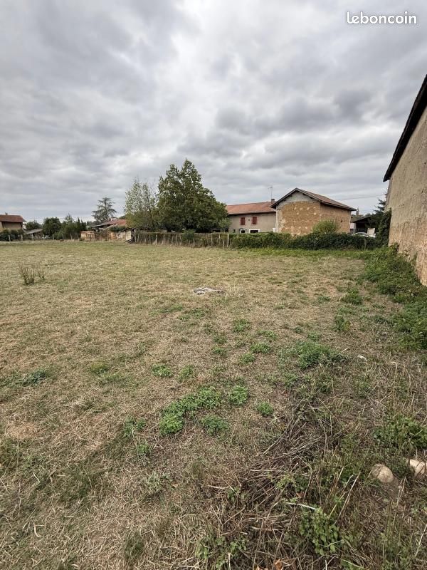 Terrain 456 m² · à Sardieu · 31 000 €