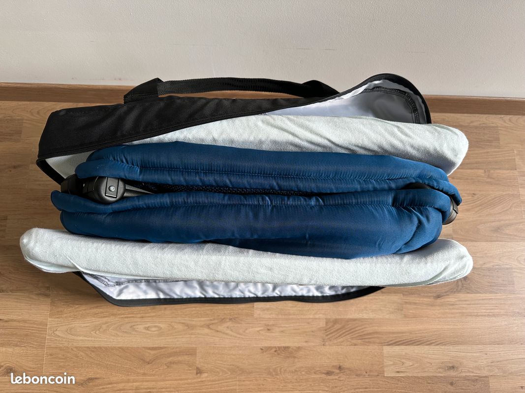Lit parapluie BabyBjörn – Bleu marine – Excellent état (image 6)