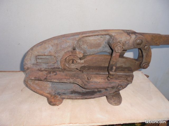 Ancienne cisaille a levier (image 2)