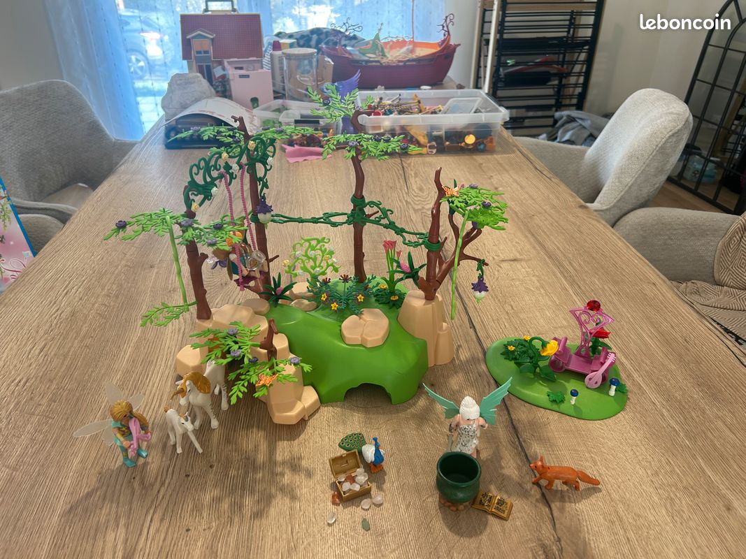 Lot Playmobil Fées - 8 Personnages, Charrette à Licorne, Animaux - Occasion