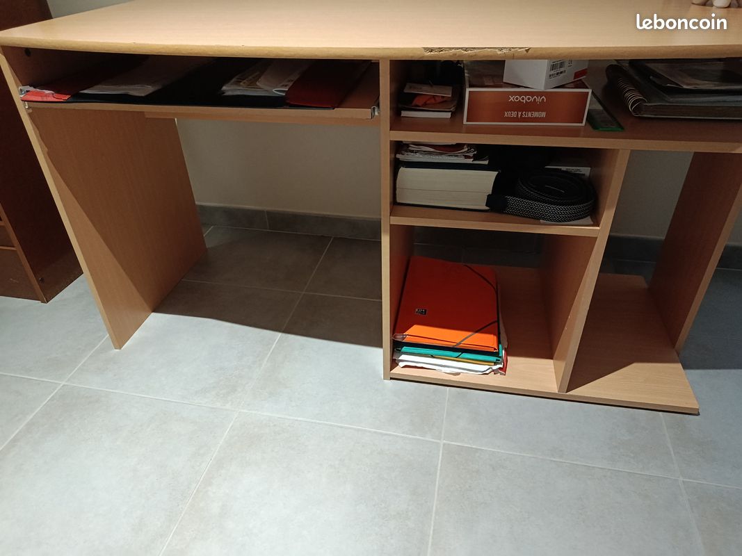 Bureau (image 2)