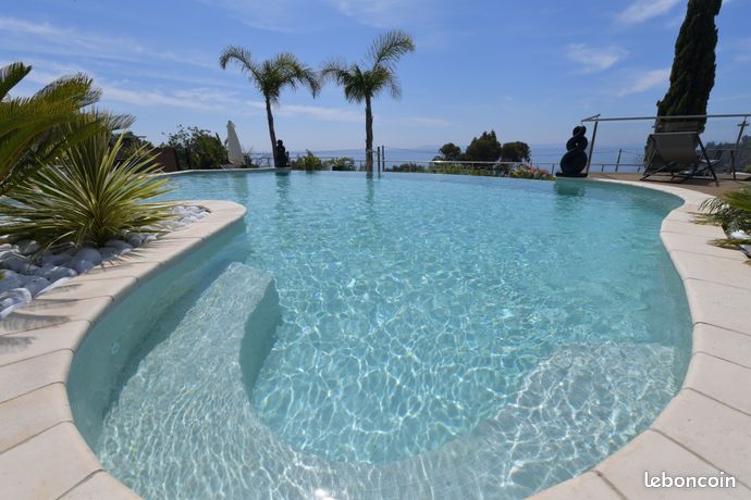 LOCATION DE VACANCES Le Lavandou-Pramousquier-