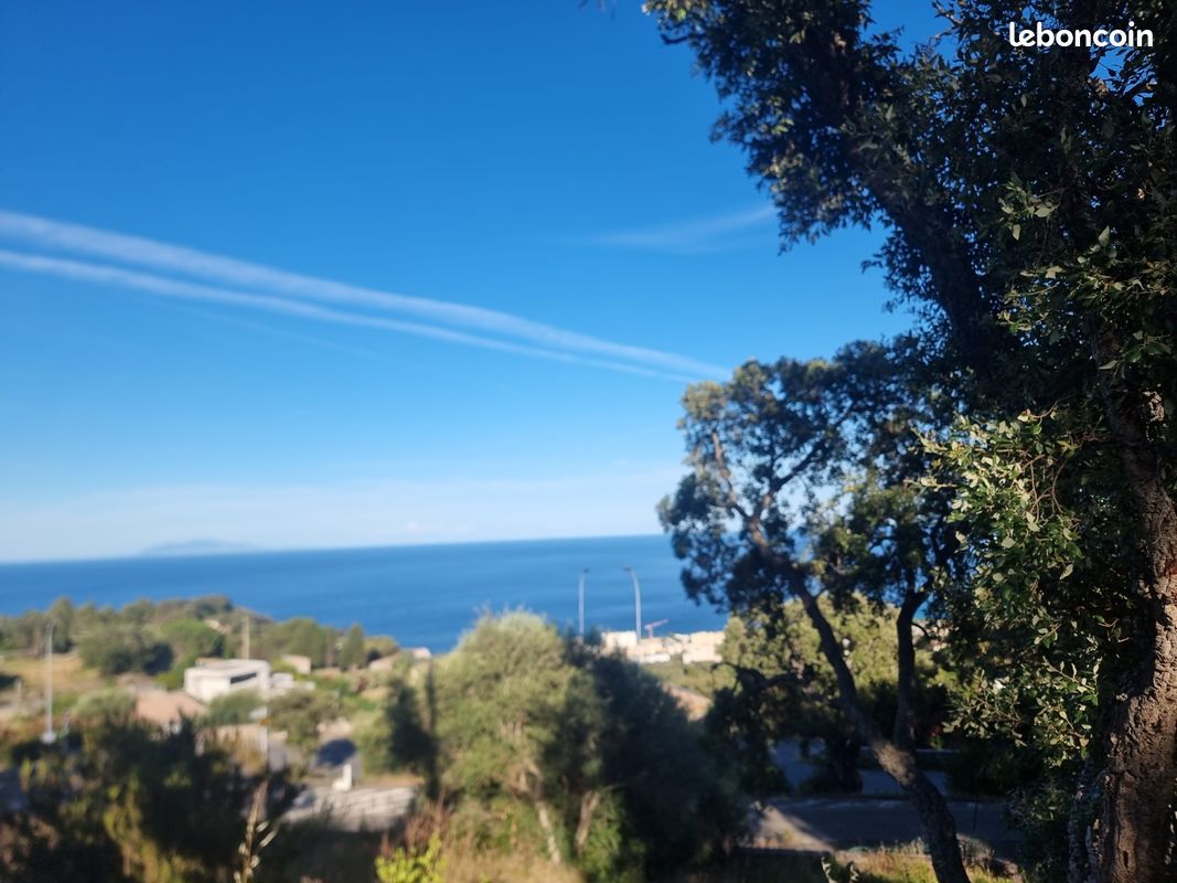 Terrain 1625 m² · à Bastia · 1 625 m² · 325 000 €