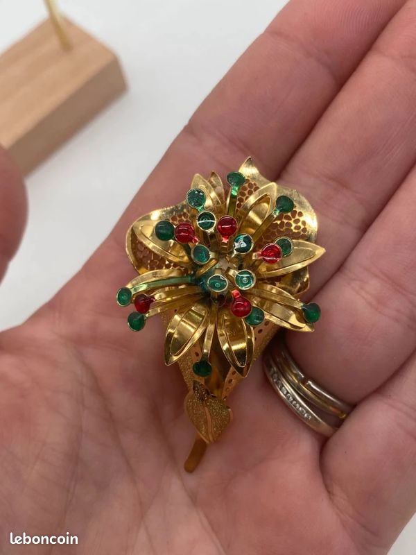 broche bijou style vintage couleur or zèbre en relief * 358