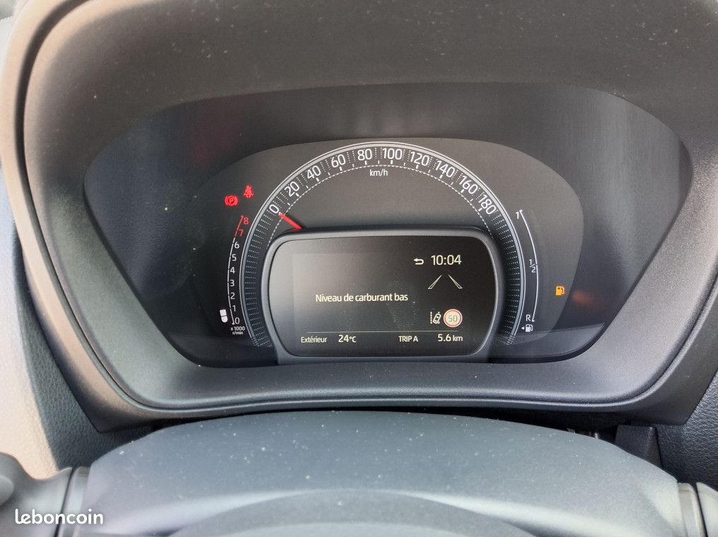 Toyota aygo x 1.0 VVT-i 72 Dynamic (image 13)